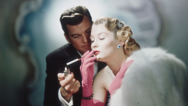 Romantic Gestures To Win Her Heart - The Facts